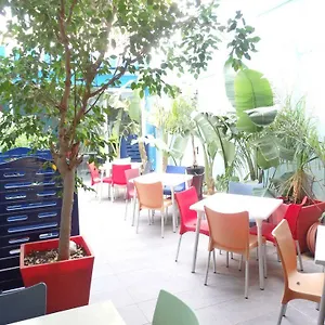 https://parrots-sitges-hotel.catalonia-hotels.com